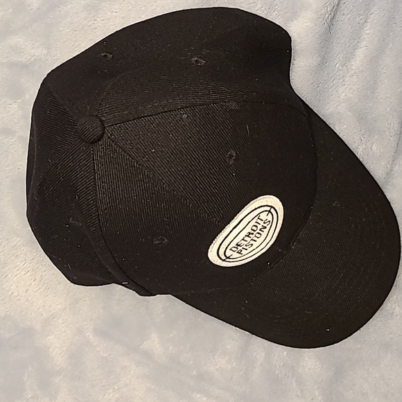 Detroit Pistons black hat - Picture 9 of 9